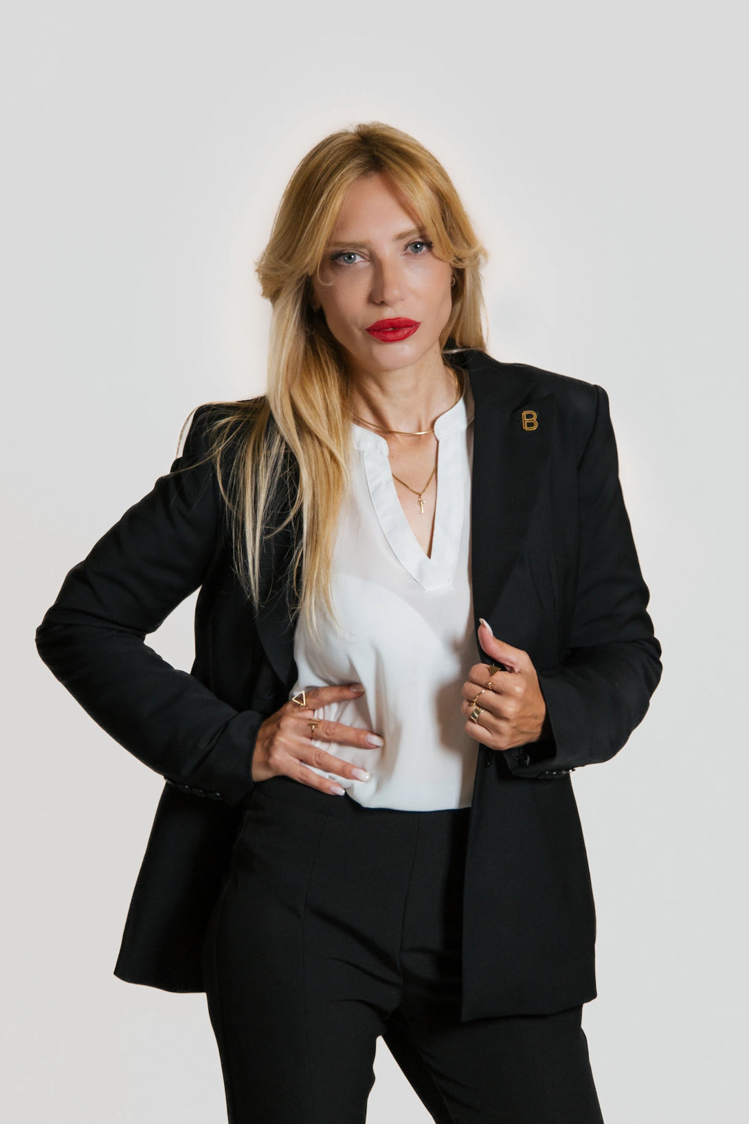 Front view of the Brummell Women’s Blazer worn by a model without the gilet, shown unbuttoned.